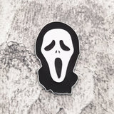 Laden Sie das Bild in den Galerie-Viewer, Scream Ghost Chrome Emblem -buymycharger
